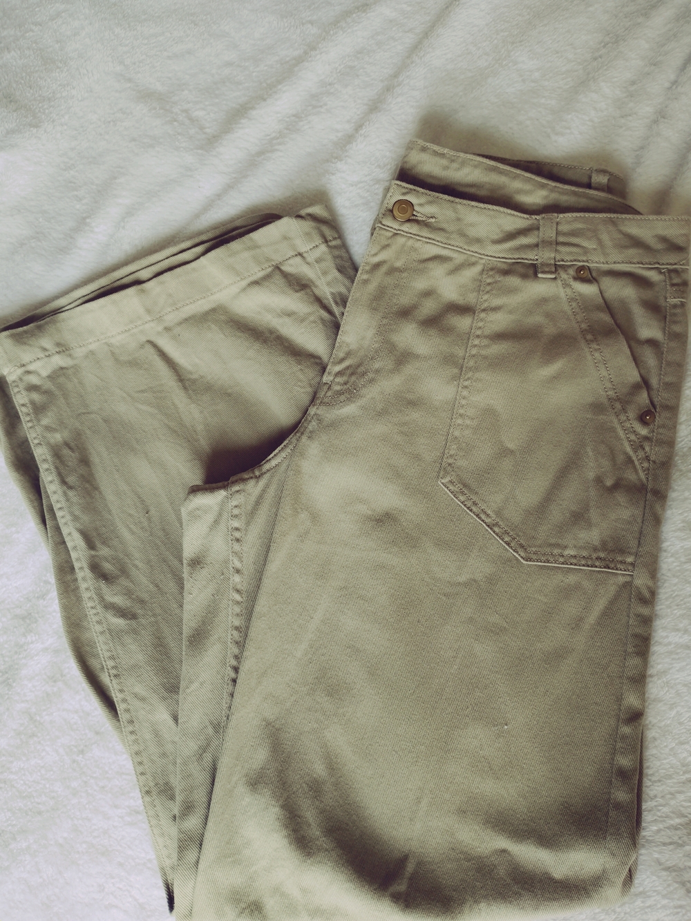 H&M Divided, Casual Straight-Leg Pants in Light Olive, Size 10